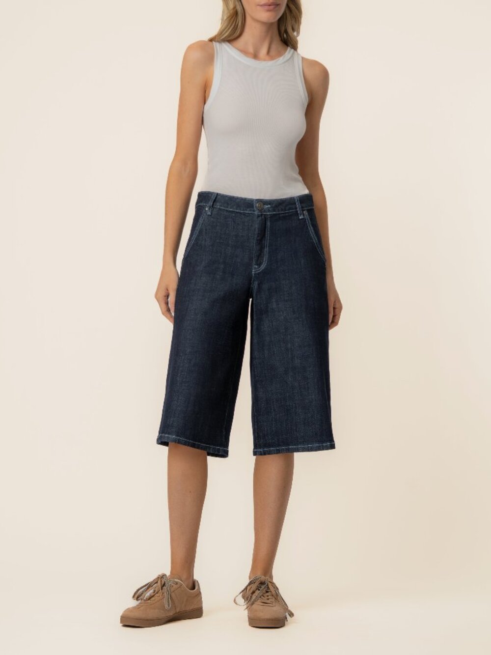 Kut from the Kloth Mandy Bermuda High Rise Short, Exclusive in Parental Wash Siz
